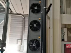 axial motor-water-heated-air-curtain